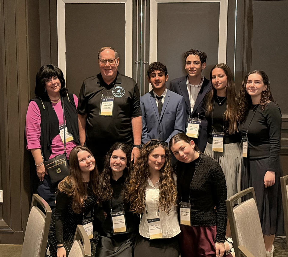 Moot Beit Din teams posing together